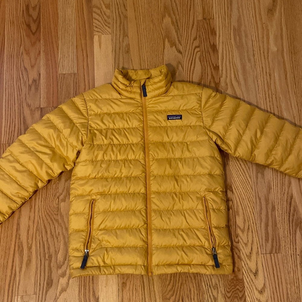Kids Patagonia jacket (boy) size large 12
